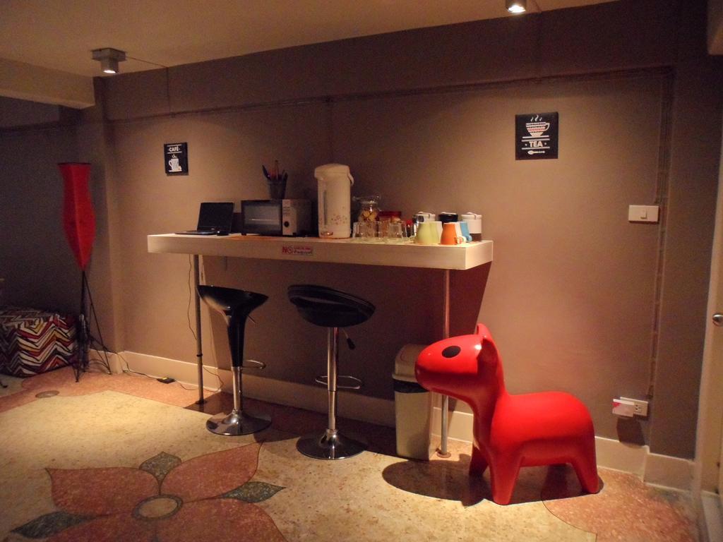 Need Sleep Hostel 曼谷 外观 照片